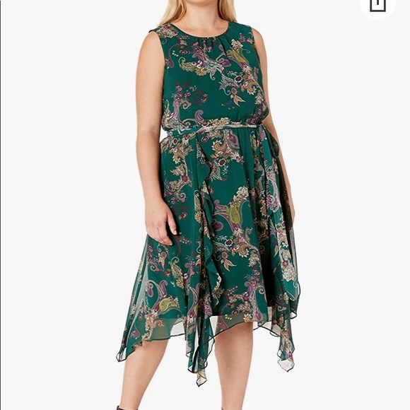 Gabby Skye sleeveless chiffon dress. NWOT - Picture 2 of 8